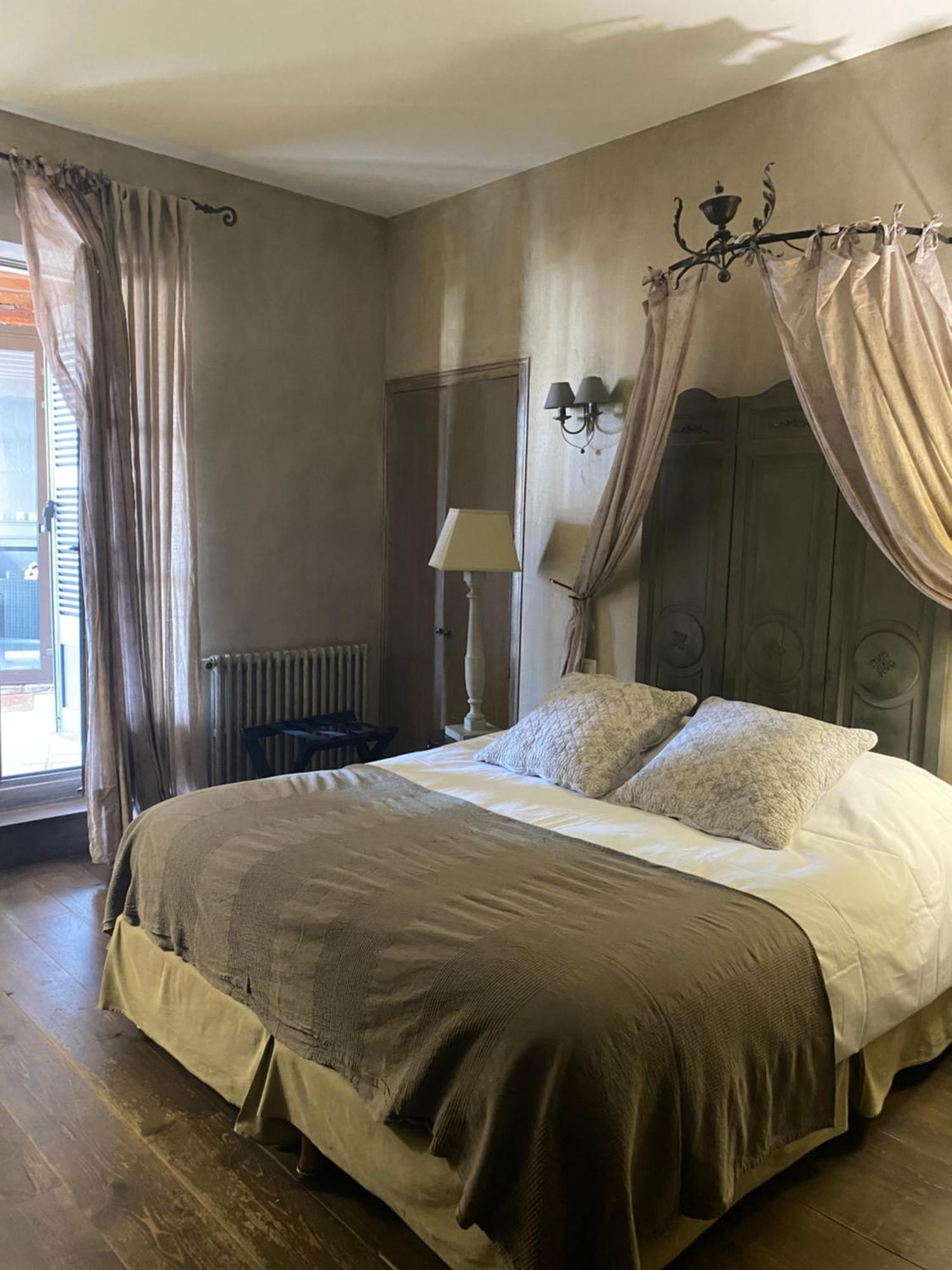 Hotel De La Tour Châtillon-sur-Chalaronne Eksteriør billede